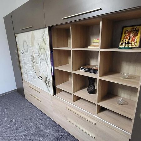 Apartament Navi Onesti Exteriér fotografie