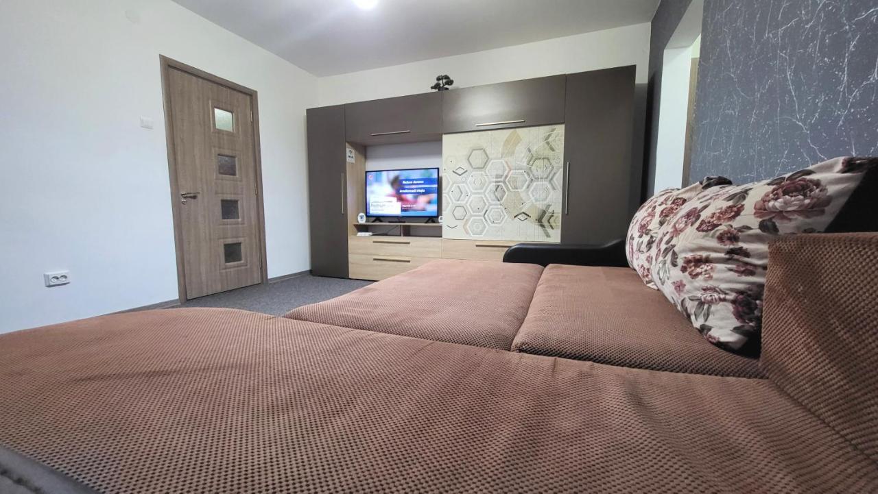 Apartament Navi Onesti Exteriér fotografie